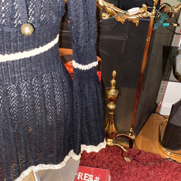 BCBG TOP - Picture 4 of 7